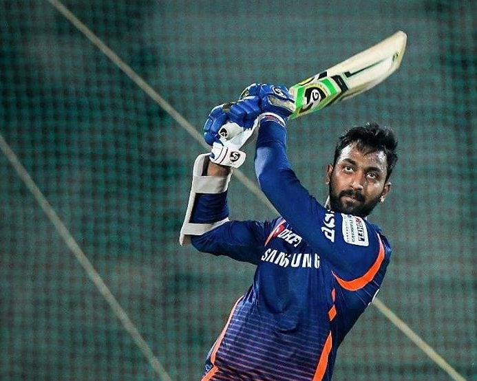 IPL Mumbai Indians Logo Team Jersey Brand Endorsements Partner Sponsor DHFL Pramerica Life Insurance Company