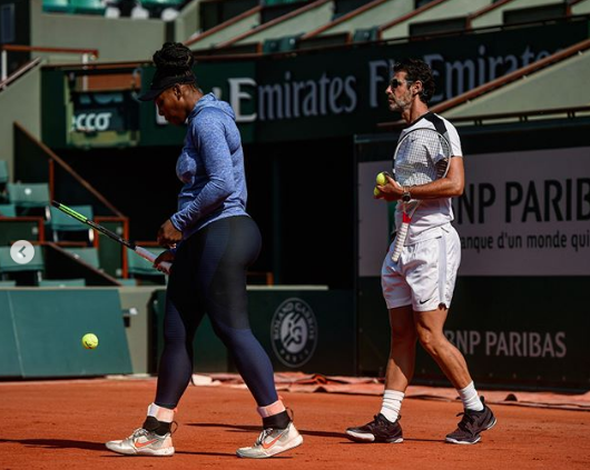 French Open Rolang Garros RG Partners Sponsors Brand Associations Logos On Field Advertising Marketing Emirates