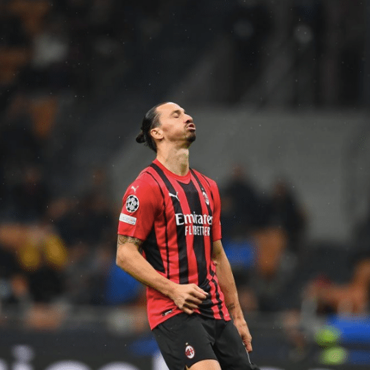 AC Milan Sponsors 2021-22 : Emirates
